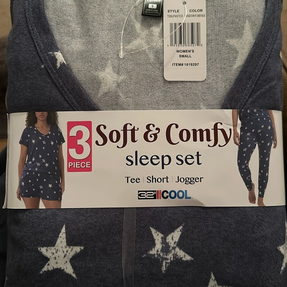 NWT 3 Piece Blue Vintage Star Pajama Sleep Set Tee Short Jogger Women’s Small